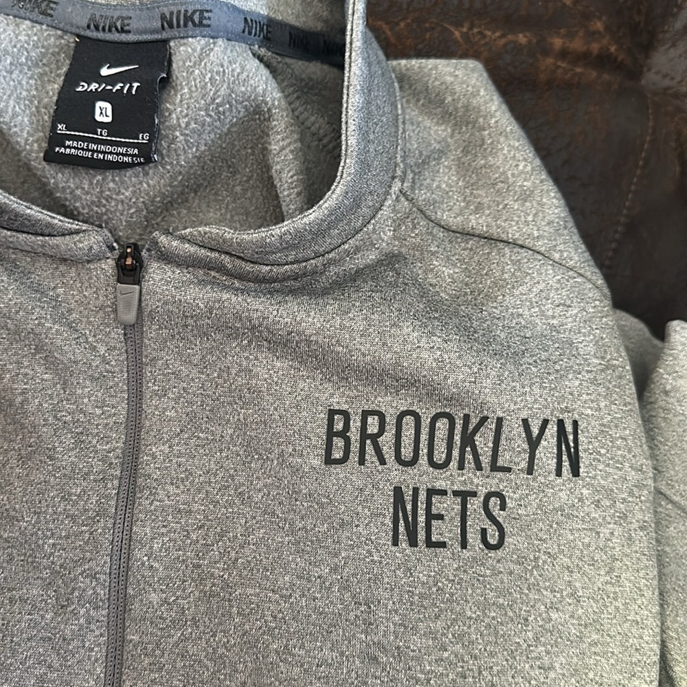 Nike Brooklyn Nets Therma Gray  Pullover Jacket - Picture 7 of 9